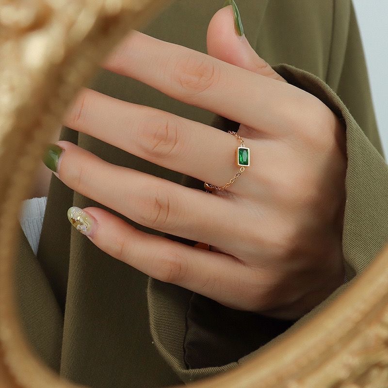 Anti-Tarnish 18k Gold Plated Dainty Green Emerald Chain Ring for Women | Golden Chain Rings